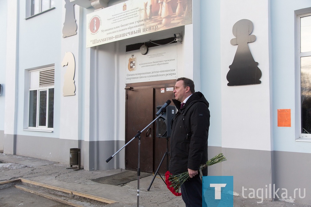 В Нижнем Тагиле торжественно открыли памятную доску в честь Евгения Зудова