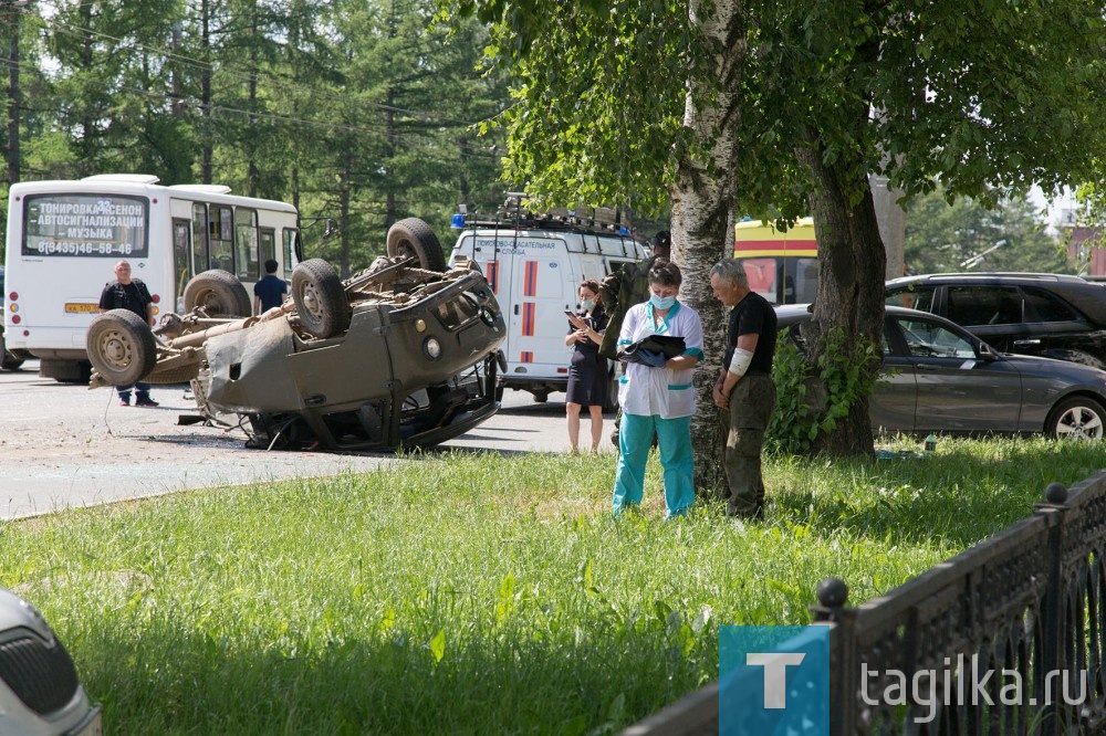 В центре Нижнего Тагила произошло ДТП с участием автобуса