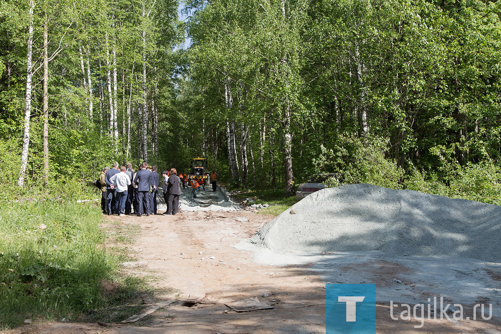 Ряд социальных объектов посетил мэр в Дзержинском районе