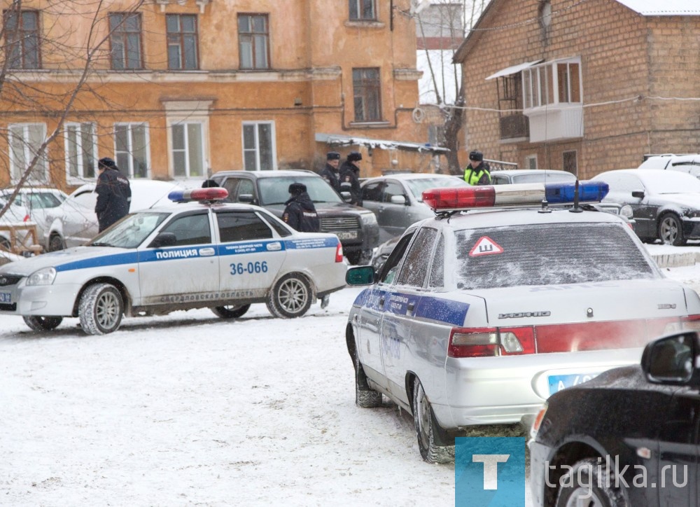 Почти 150 сотрудников ГИБДД и полиции дежурят сегодня на пешеходных переходах Нижнего Тагила