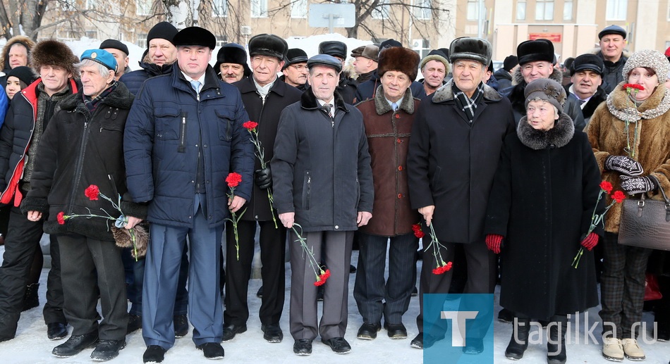 Митинг, посвященный 28-й годовщине вывода советских войск из Афганистана

Митинг, посвященный Дню памяти о россиянах, исполнявших служебный долг за пределами Отечества, собрал ветеранов, воевавших в горячих точках, солдатских матерей, военнослужащих спецназа, учеников кадетских школ. 