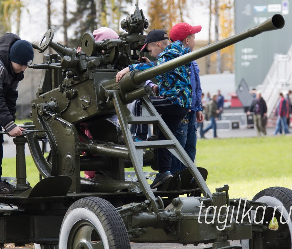 RAE 2015. Экспозиция на открытых площадках