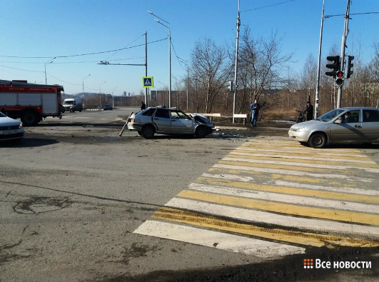 В Нижнем Тагиле легковушка врезалась в машину скорой помощи