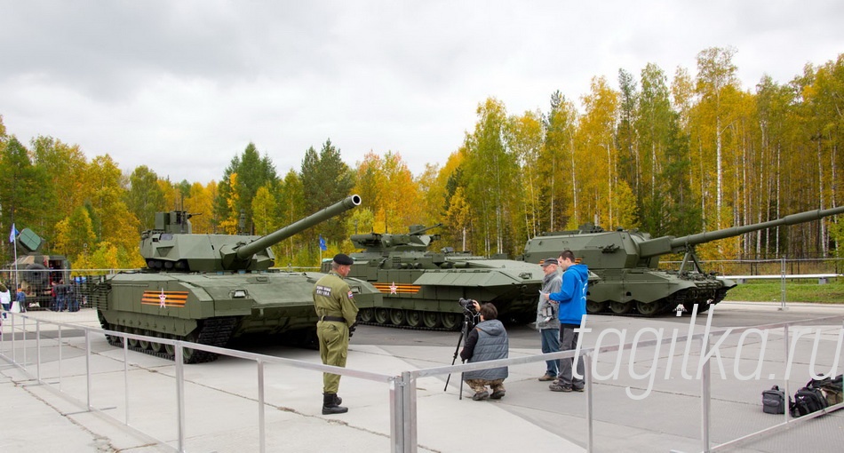 Наибольший интерес специалистов и посетителей 10-2 международной выставки вооружения, военной техники и боеприпасов Russia Arms Expo 2015 вызвала новейшая продукция Уралвагонзавода на платформе «Армата».