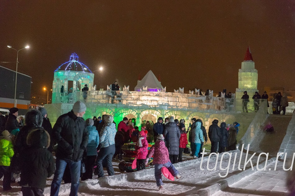 Открытие ледового городка у физкультурно-оздоровительного комплекса «Президентский» на ГГМ ﻿