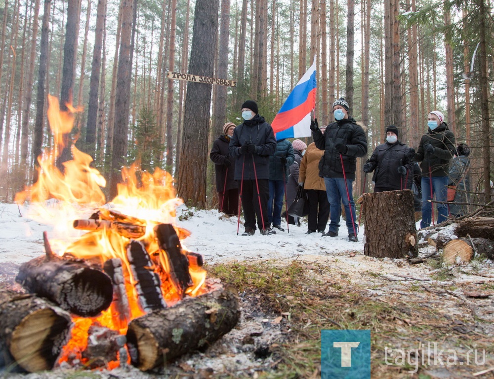 После прогулки по тропе состоялось настоящее туристское чаепитие у костра на поляне, а позже – круглый стол.

Он был организован при поддержке администрации города и Центра общественных инициатив, предоставившего площадку для встречи.

Ирина Петрова
Фото Сергея Казанцева