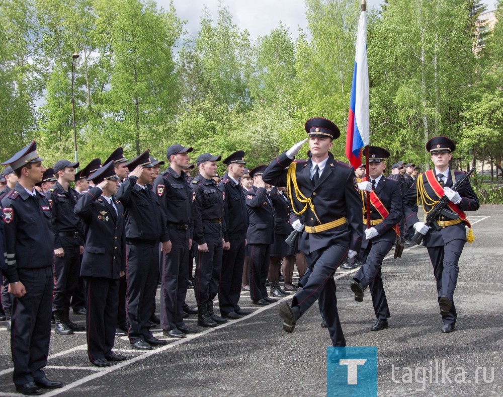 Молодые полицейские приняли присягу