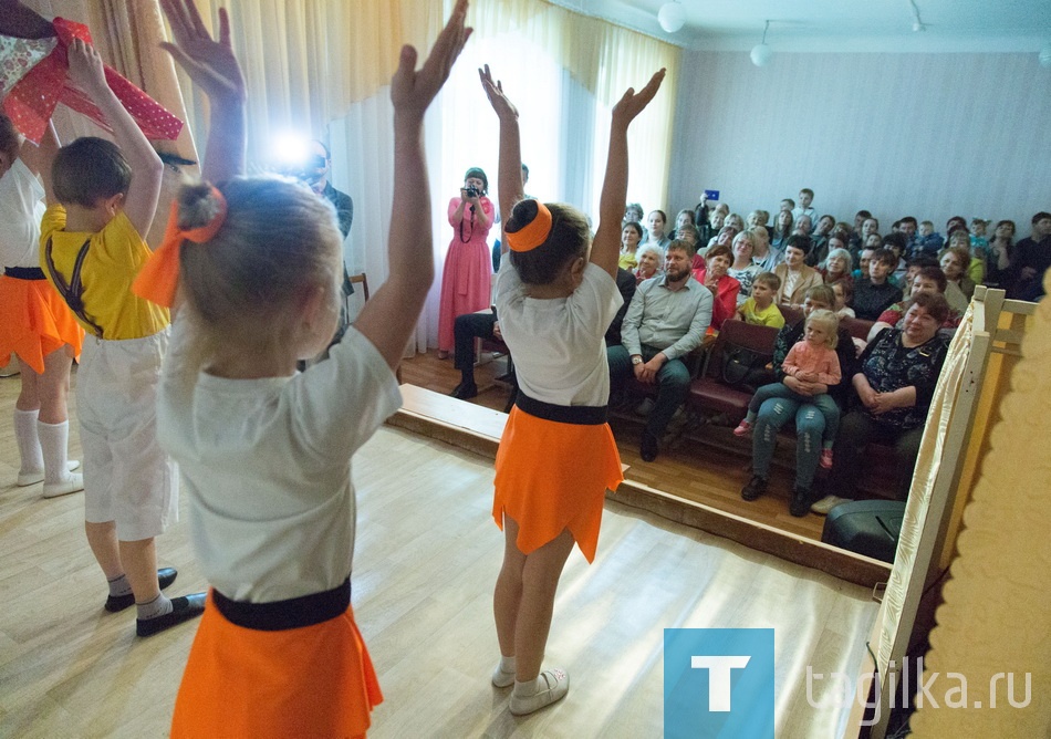 Дому культуры поселка Верхняя Черемшанка - 80 лет