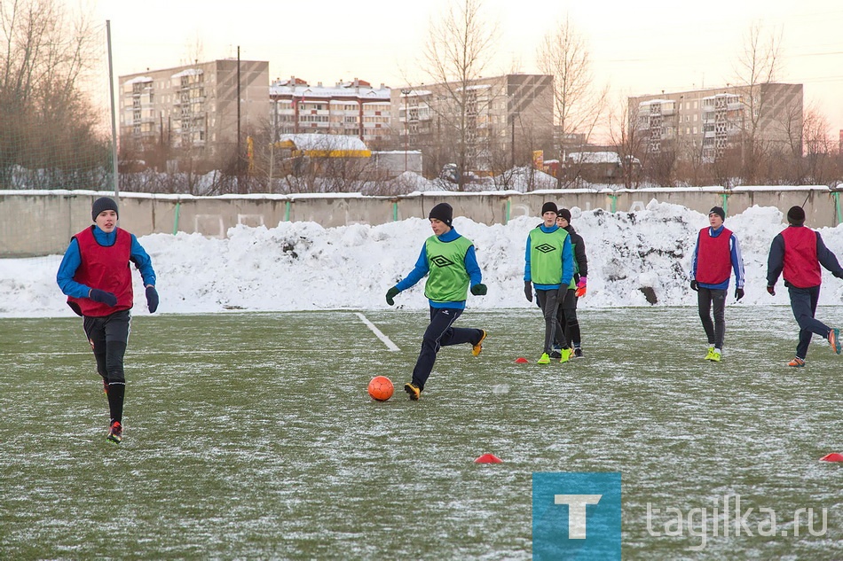 Футбол. Тренировка. Высокогорец.