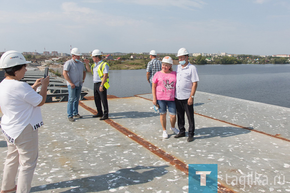 Строительство моста через Тагильский пруд продолжается круглосуточно, без перерывов и выходных