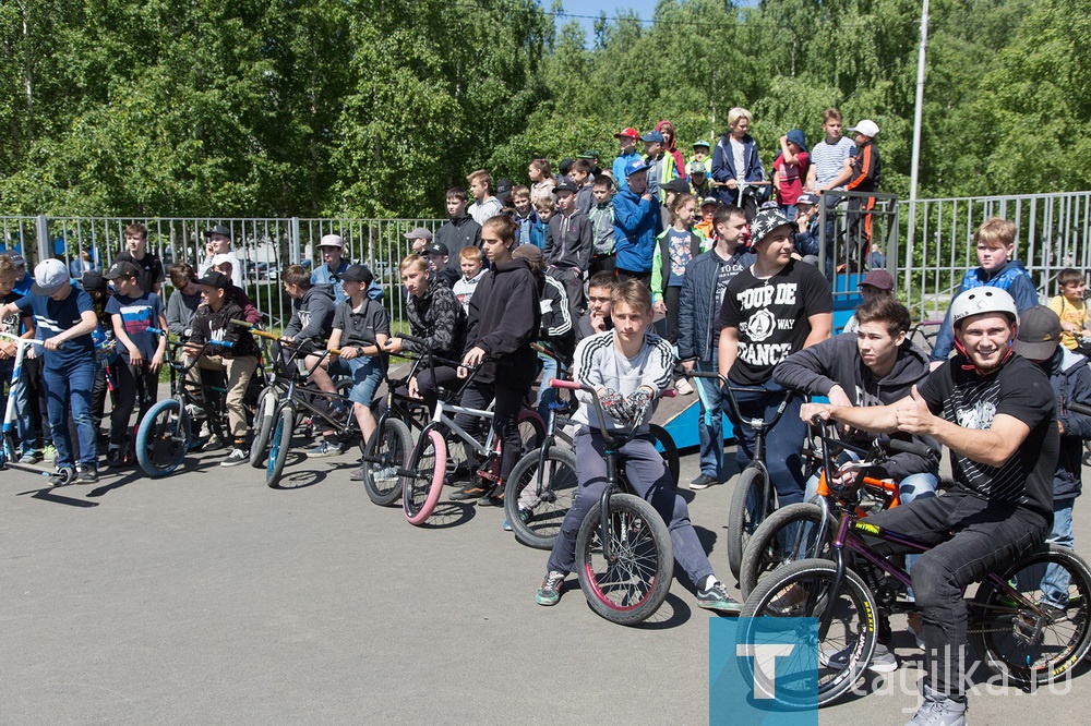 В парке Победы официально открылся скейт-парк