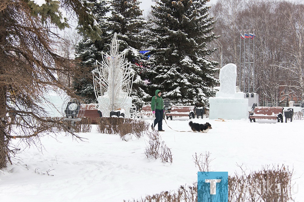 Строительство ледового городка на Театральной площади