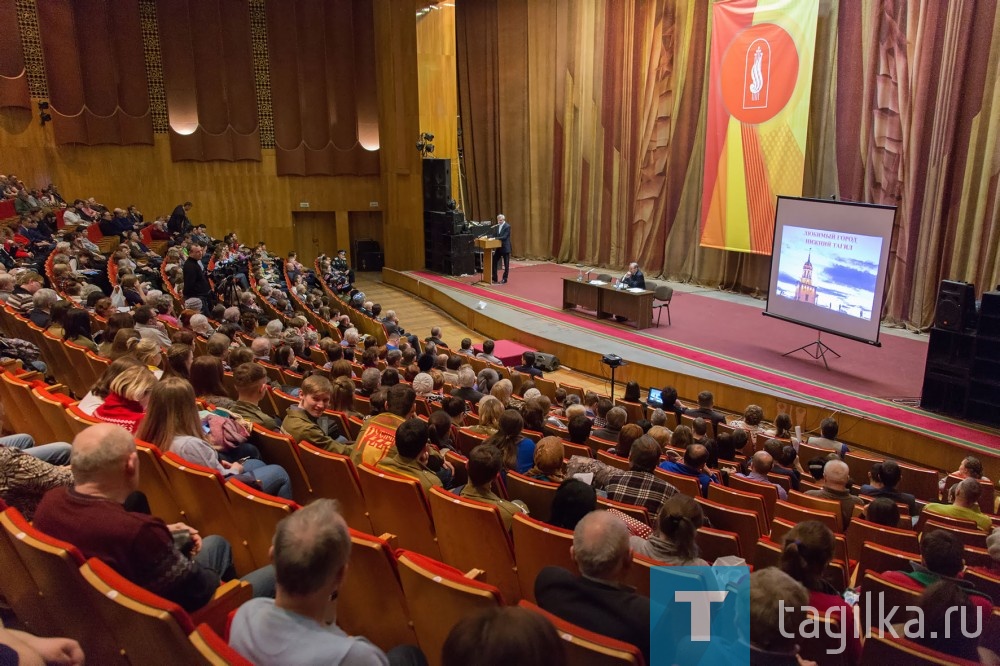 Встреча представителей общественной палаты города и активистов 250 общественных организаций.