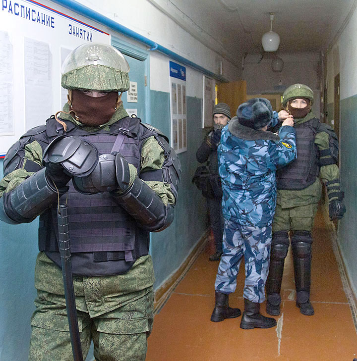 Женский спецназ в ИК-6 Нижнего Тагила. Архив