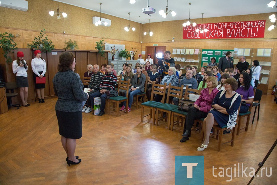 Городской архив. Выставка посвященная 100летию Великой Октябрьской Революции 1917 года