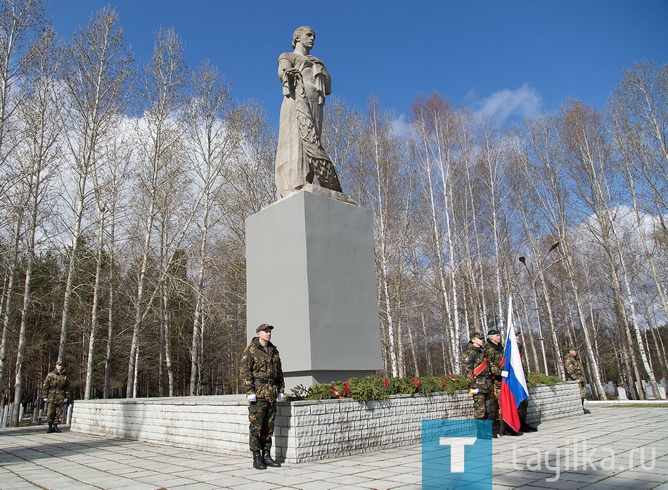 Митинг, посвященный 72-ой годовщине Победы в Великой Отечественной войне, прошел сегодня, 8 мая, на мемориале воинской славы на Центральном кладбище.