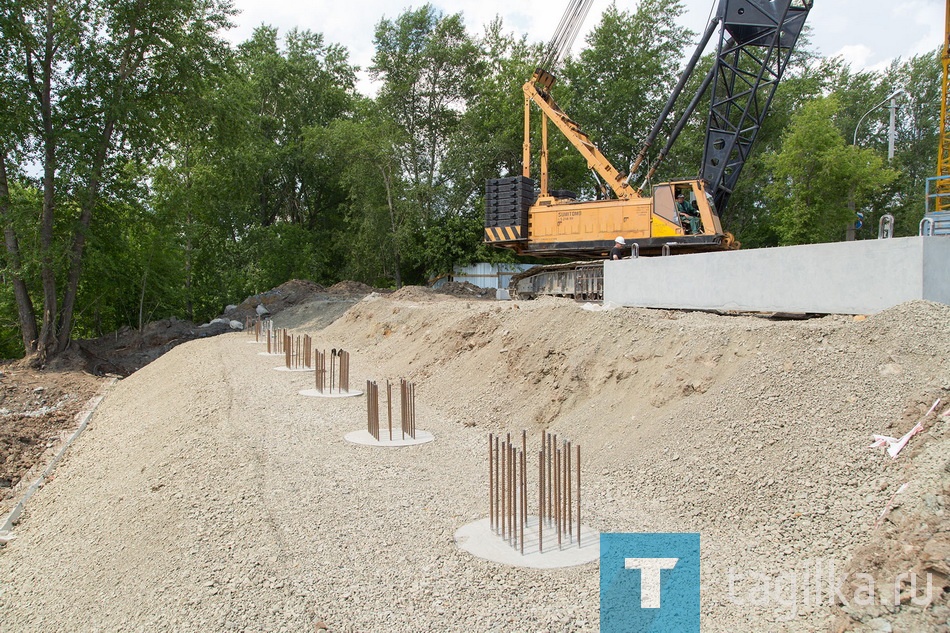 Строительство моста по Фрунзе. 07.06.2016.