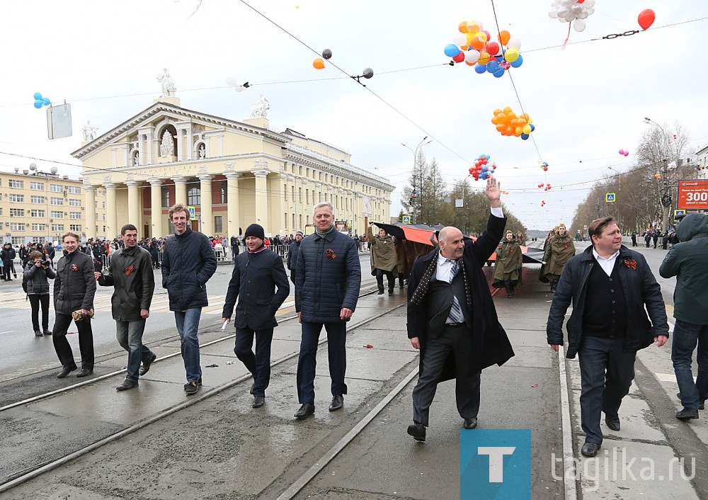 Праздничное шествие тагильчан в честь 72-летия Великой Победы.