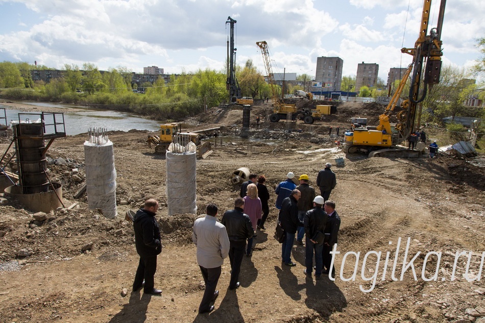 Строительство моста по ул. Фрунзе на 10.05.2016г.