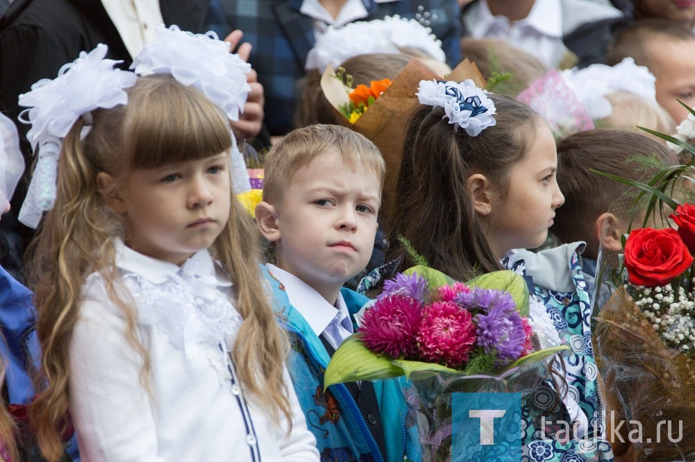 В школе № 65 прошла праздничная линейка