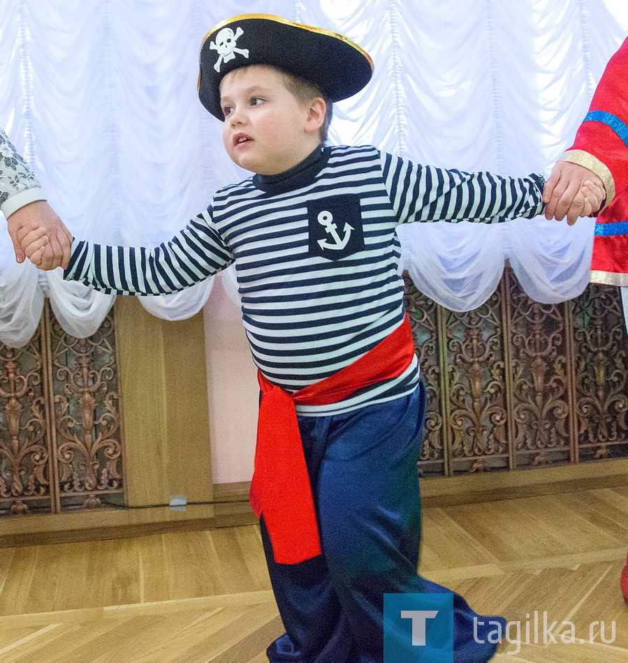 Новогодний утренник. Драмтеатр.