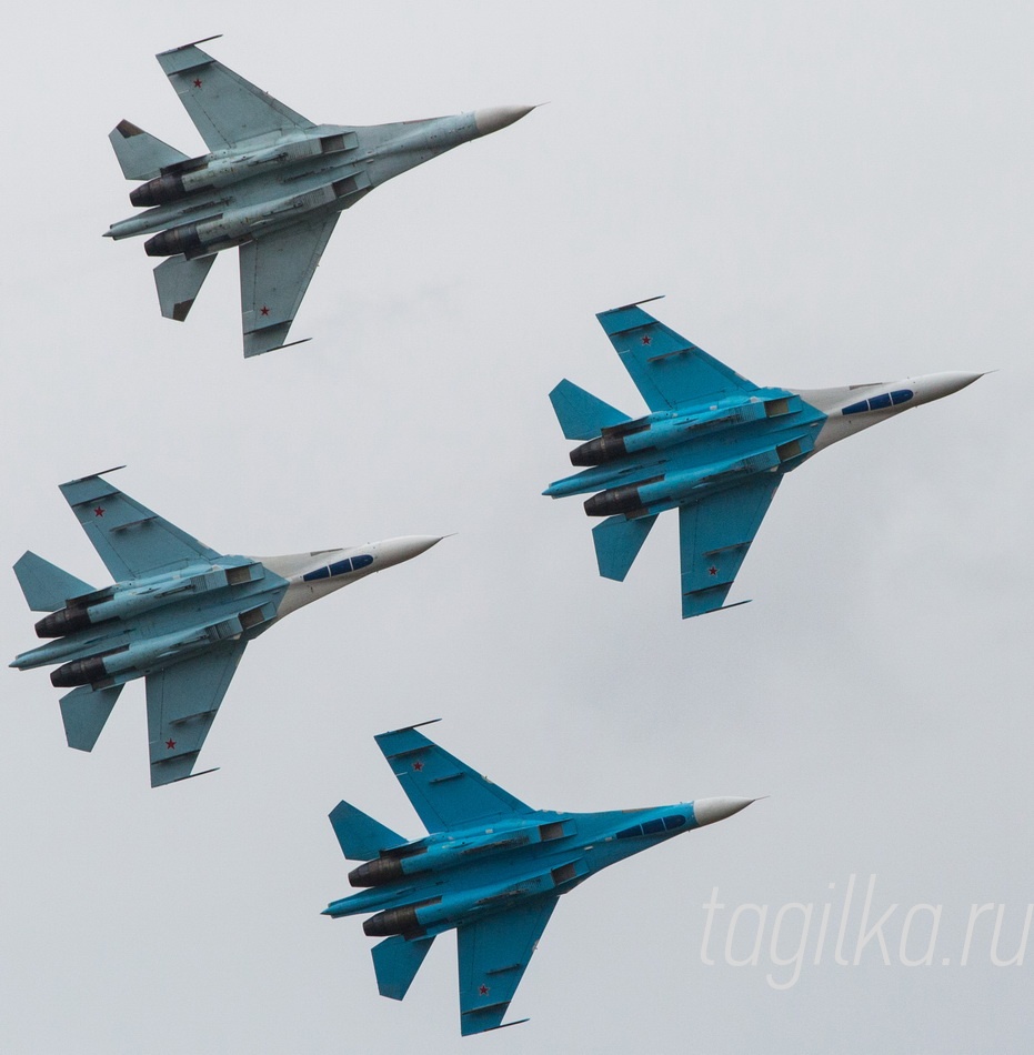 RUSSIA ARMS V NEBE...