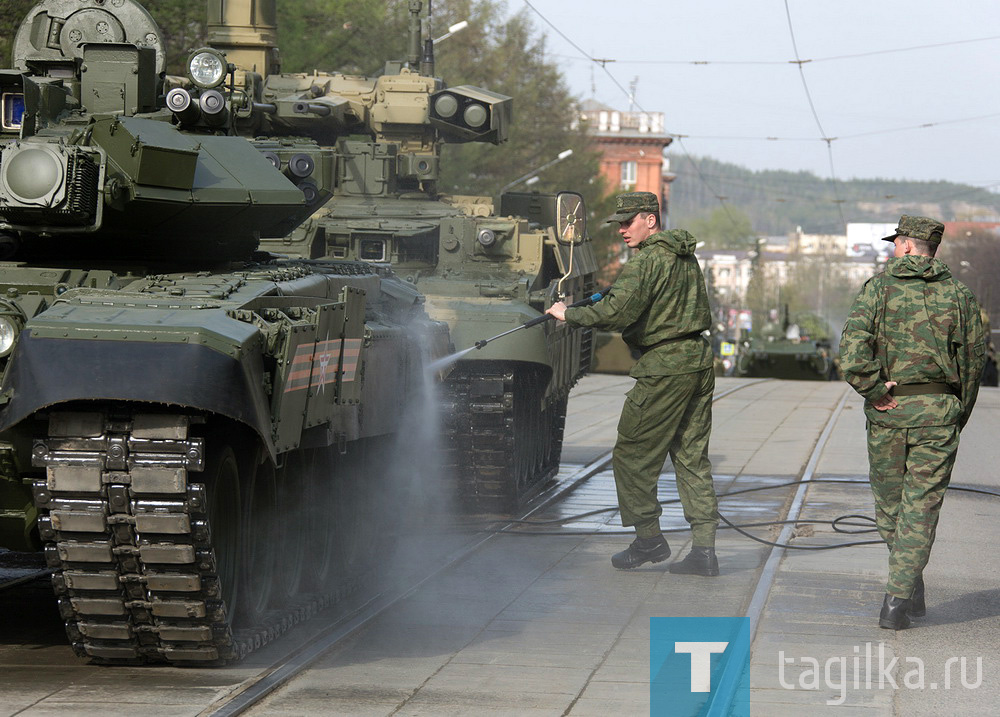 Подготовка военной техники для участия в параде Победы