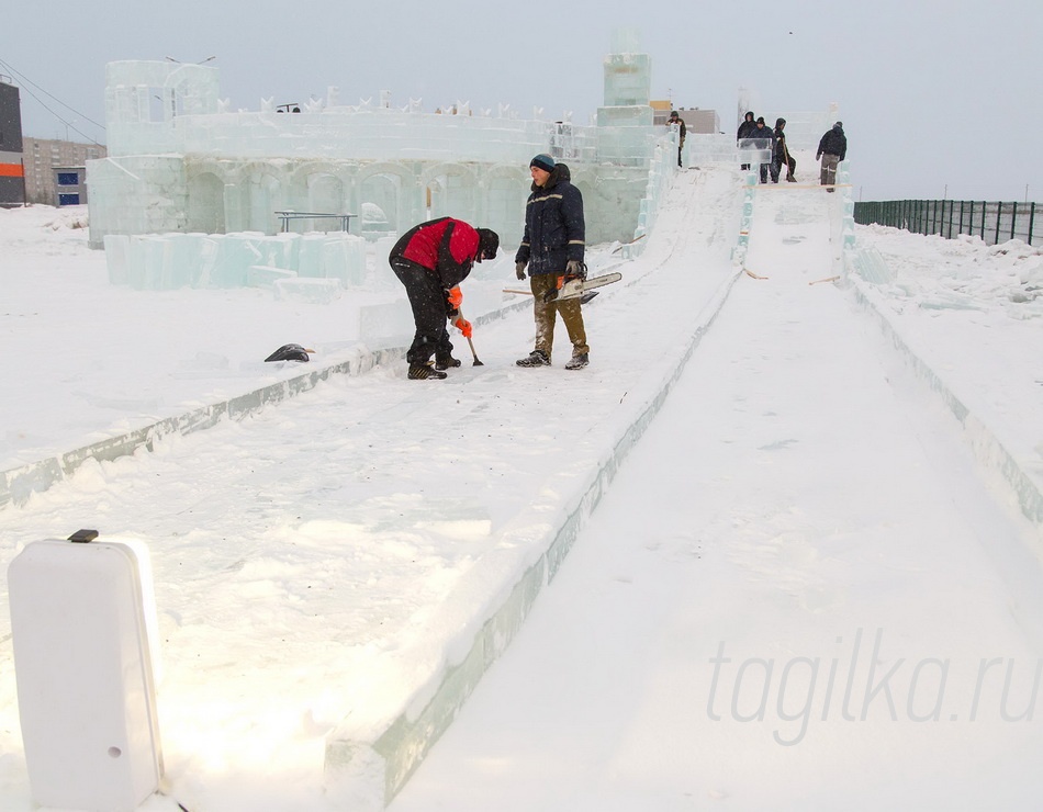 Строительство ледового городка. ФОК Президентский