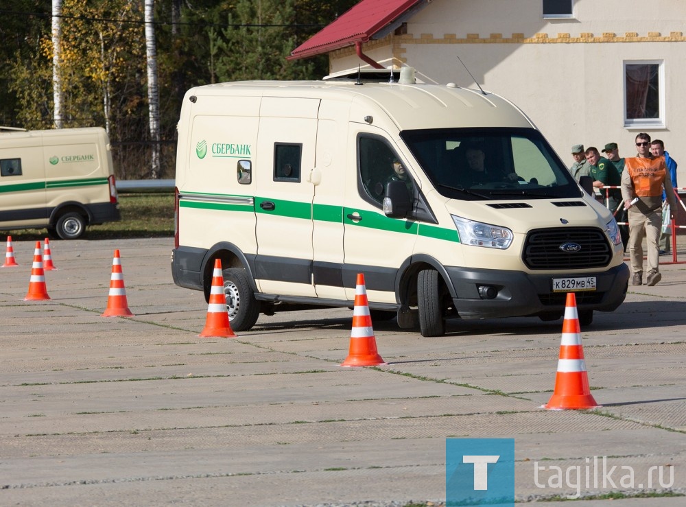 В Нижнем Тагиле проходят всероссийские соревнования среди инкассаторов и охранников Сбербанка