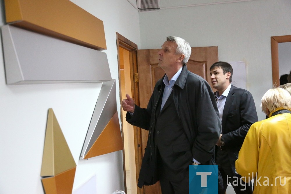 Тагильский цирк получит уникальную светомузыкальную подсветку.

- Это будет не просто цирк, а уникальный комплекс с огромными возможностями, - отметил Сергей Носов. - Нам уже пообещали привезти самые лучшие цирковые программы. Есть договоренности с Московским цирком Юрия Никулина, братьями Запашными, с цирками Екатеринбурга и Казани. Здесь приятно будет находиться зрителям, и работать артистам и животным. 
