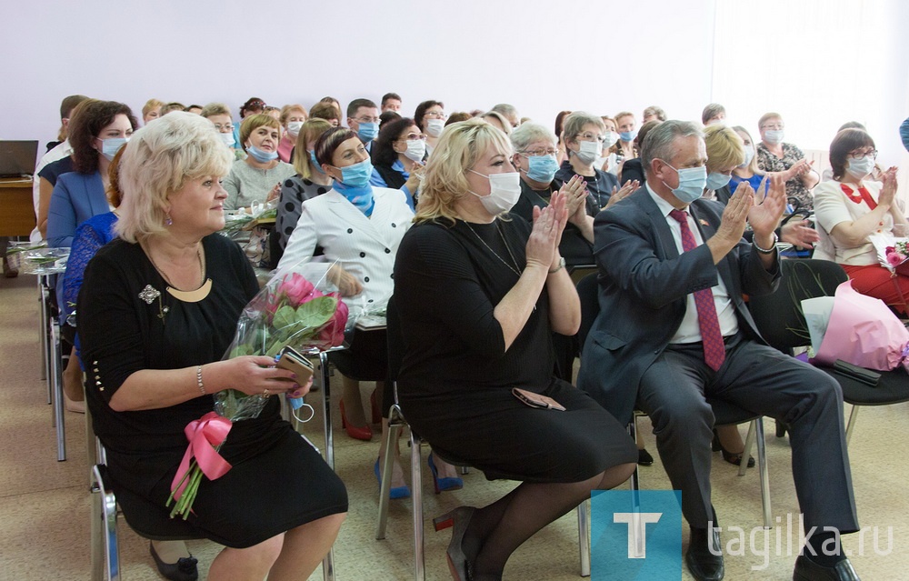 В Нижнем Тагиле наградили педагогов