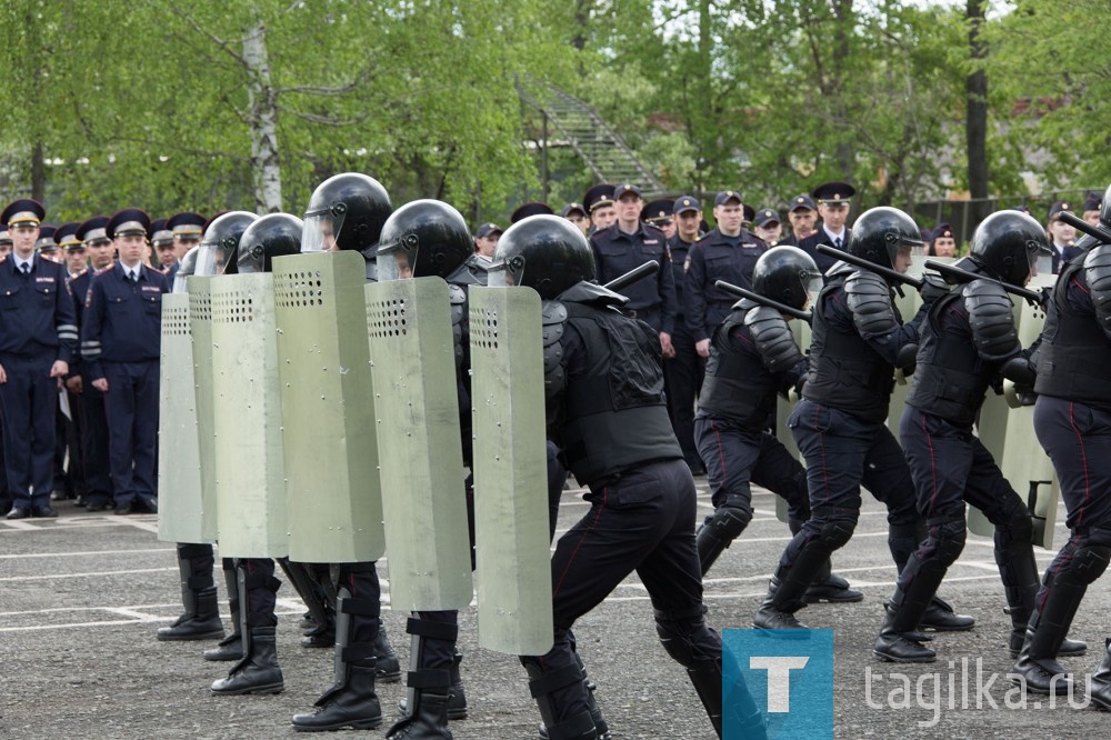 Молодые полицейские приняли присягу