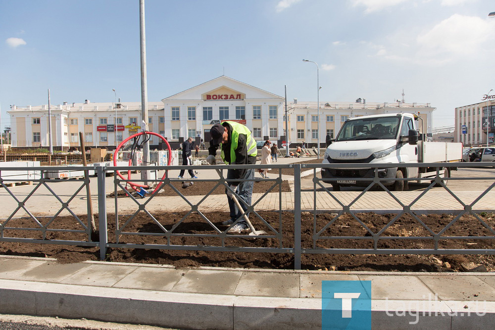 Сегодня в Нижний Тагил доставили каркас стелы «Город трудовой доблести»