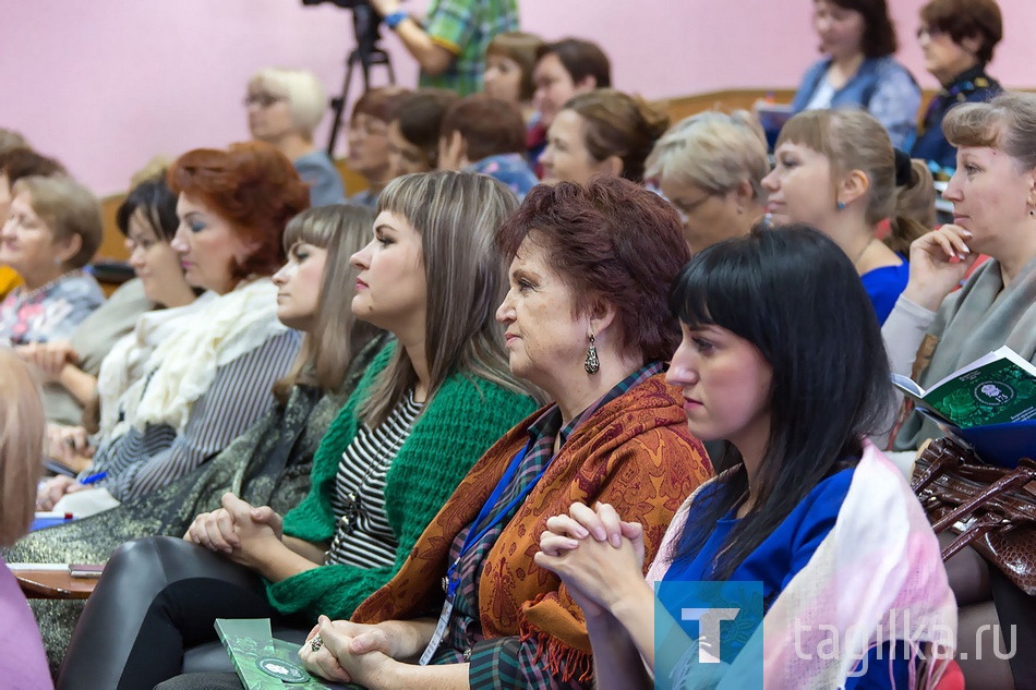 Около ста участников конференции из Москвы, Волгограда, Новосибирска, Казани, Перьми, Челябинска, Екатеринбурга и других городов Свердловской области заслушают в течение двух дней более 70 докладов. Основные темы, которые обсудят работники музеев, - это сохранение индустриального наследия в проектах развития территорий, создание новых экспозиций и выставок, а также использование культурно-образовательного потенциала музеев в развитии внутреннего туризма.