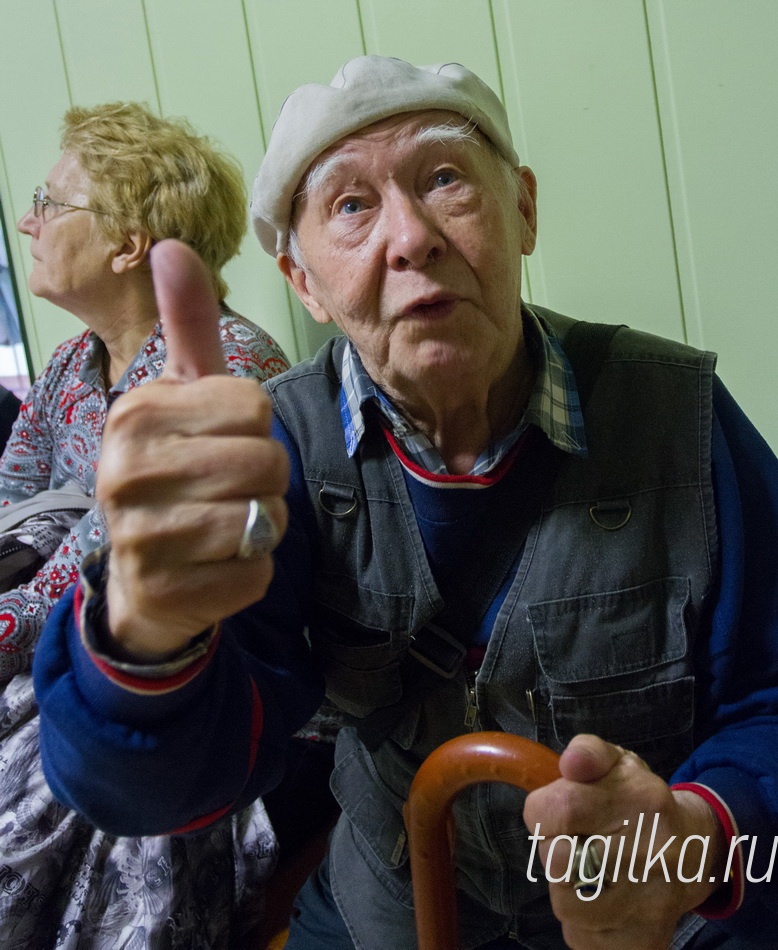 Совет ветеранов. Выставка.

Юрию Никоноровичу Смирнову выставка очень понравилась.