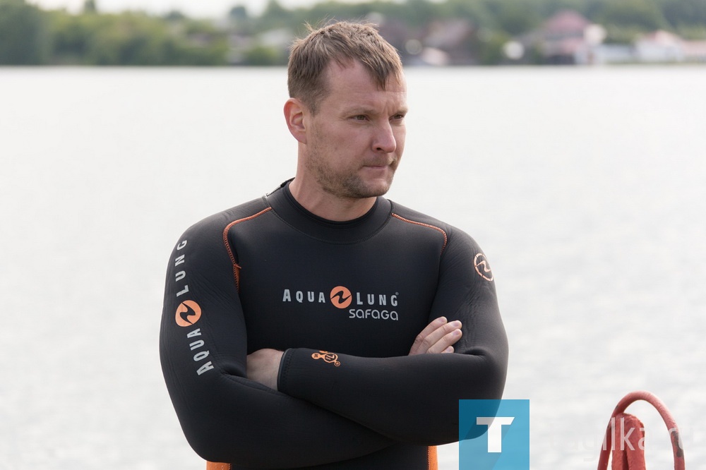 Известно, дети тонут молча. Поэтому главное правило безопасности на воде – не оставляйте их без присмотра.
Вчера на водно-спасательной станции прошло традиционное обучение волонтеров из поисковых отрядов области. Навыки спасания человека на воде отрабатывали представители нескольких объединений из Нижнего Тагила, Невьянска, Кировграда.