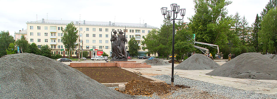 Реконструкция. Площадь у Современника. 01.07.2016.