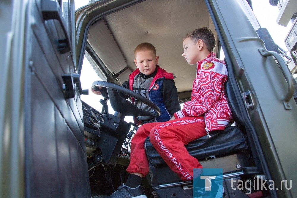 В Нижнем Тагиле отмечают День танкиста