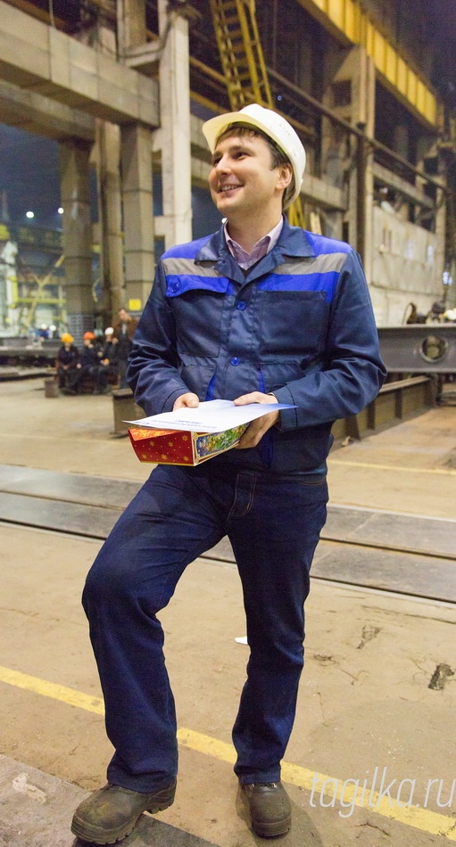 ЗМК. Награждение работников.

Олег Заикин.
