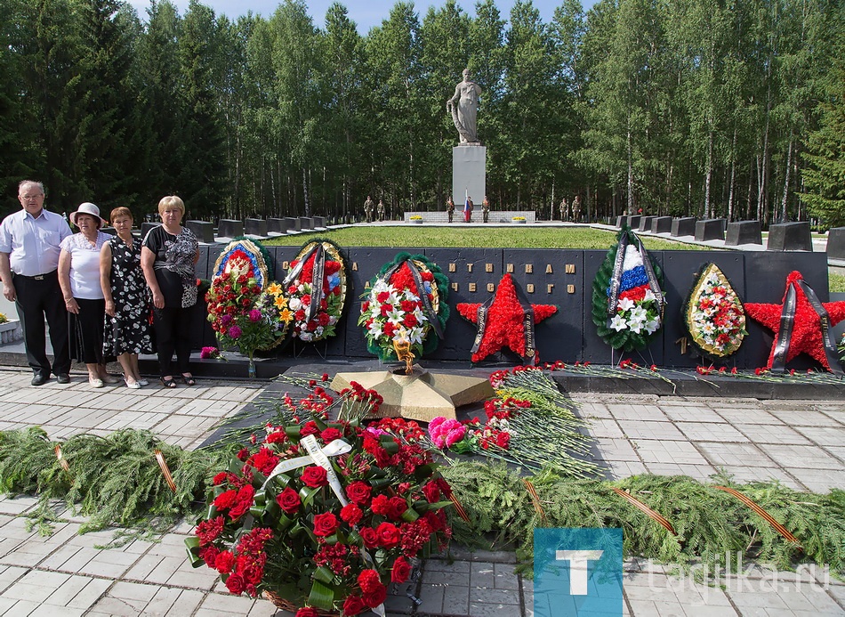 Траурный митинг. Мемориал "Рогожино"