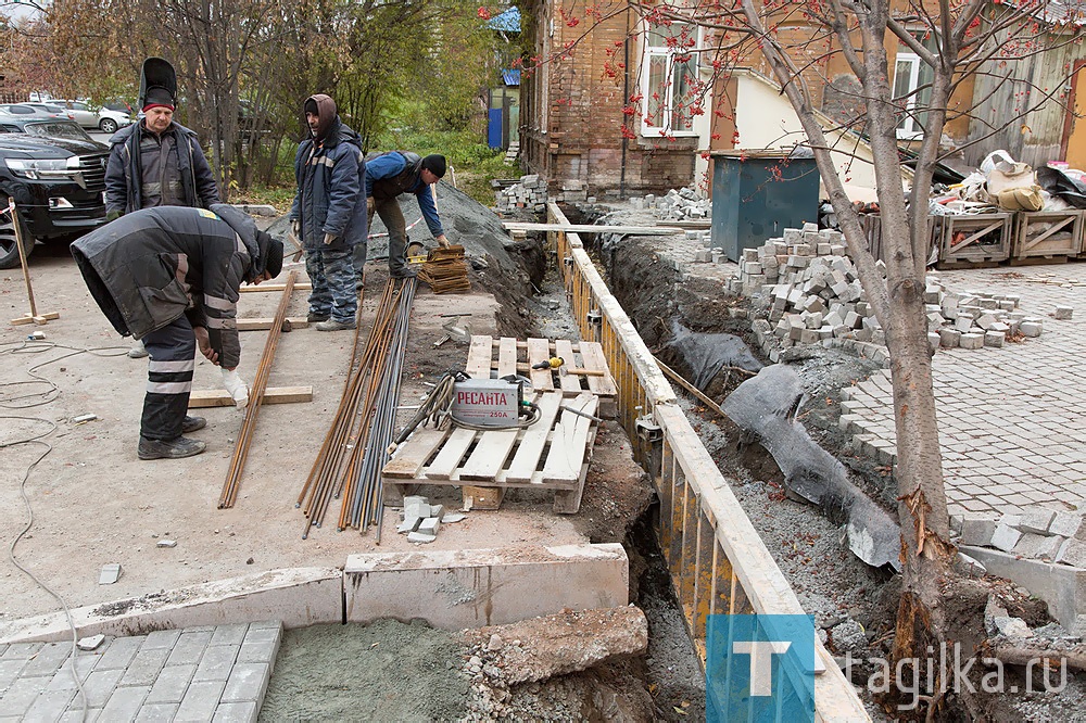 Сквер парковой скульптуры советского периода