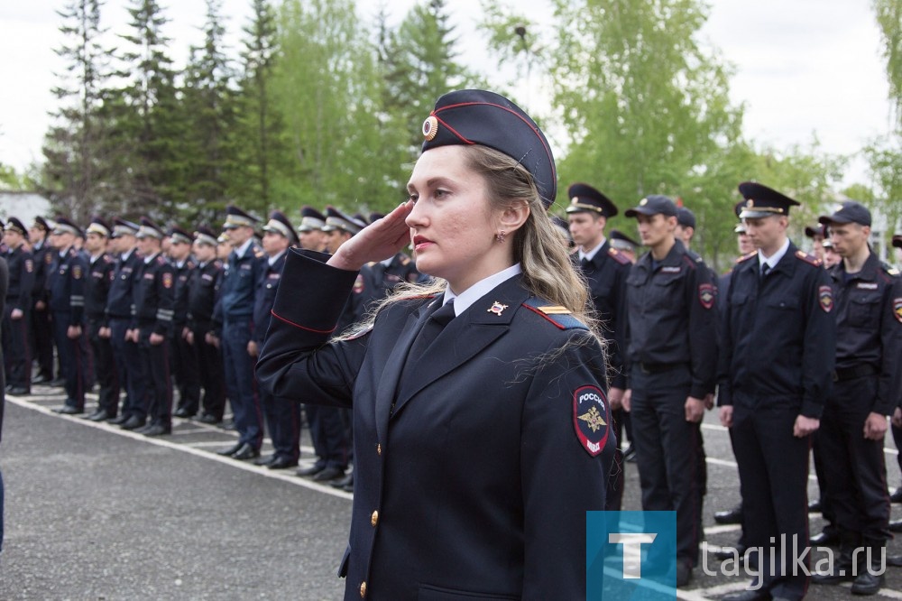 Молодые полицейские приняли присягу