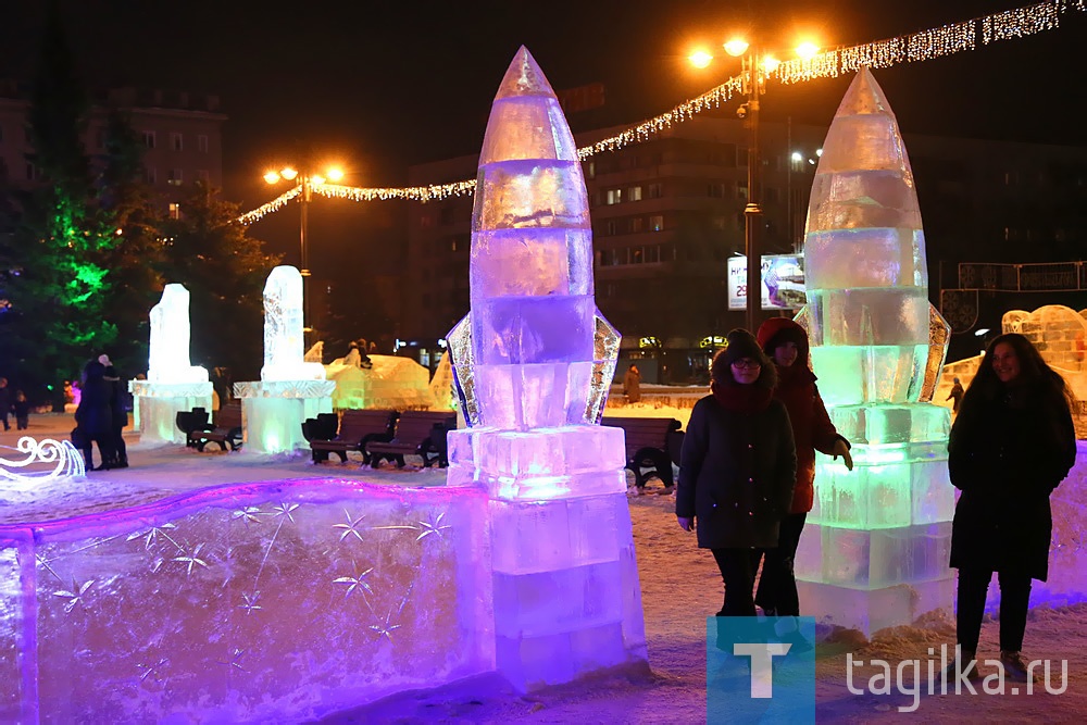 Главная елка города зажгла свои огни!