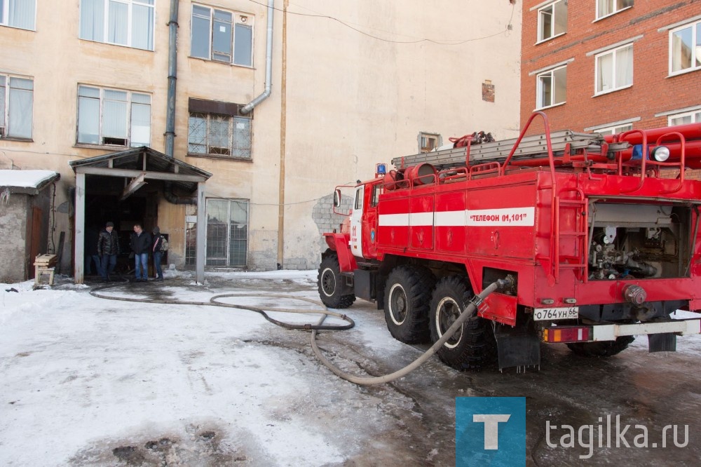 В подвале тагильского вуза произошел пожар