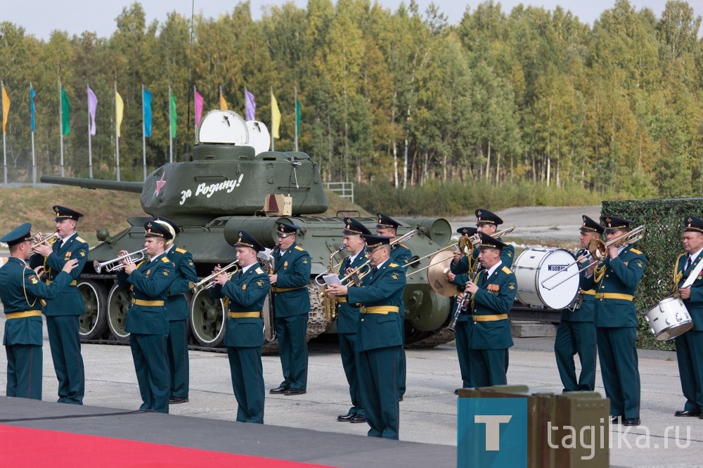 В Нижнем Тагиле отмечают День танкиста