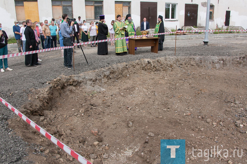 Молебен перед началом строительства часовни в сквере за ДК «Юбилейный»