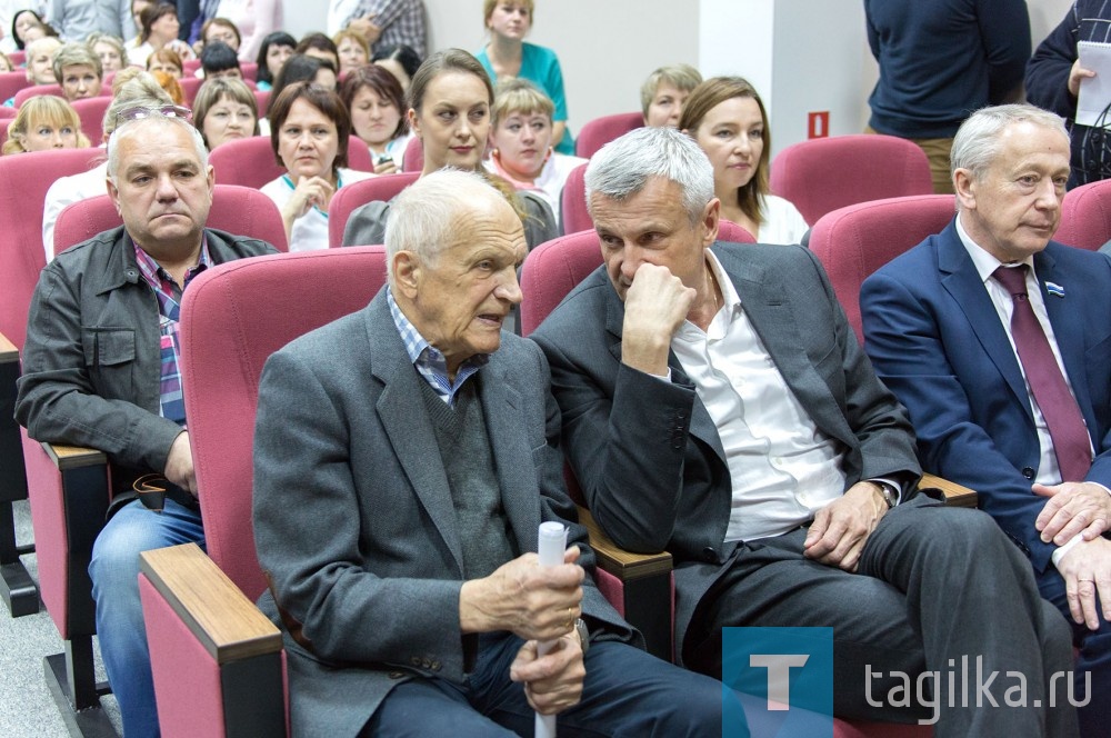 Сегодня поздравить работников и пациентов клинки приедут представители министерства здравоохранения, фонда социального страхования, ТФОМС Свердловской области, Корпорации развития Среднего Урала, руководство Нижнего Тагила, депутаты Заксобрания.