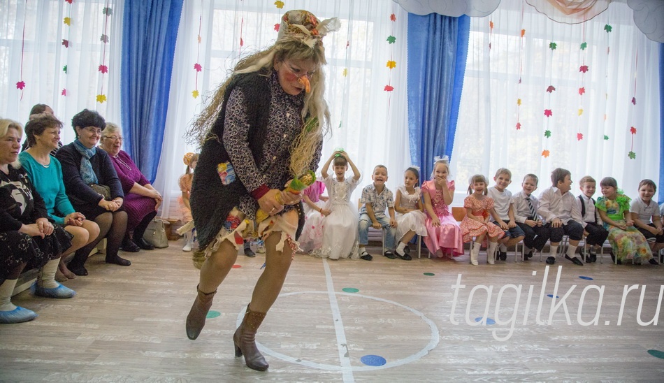 Утренник посвященный Международному дню пожилых людей в д.с. N170.
