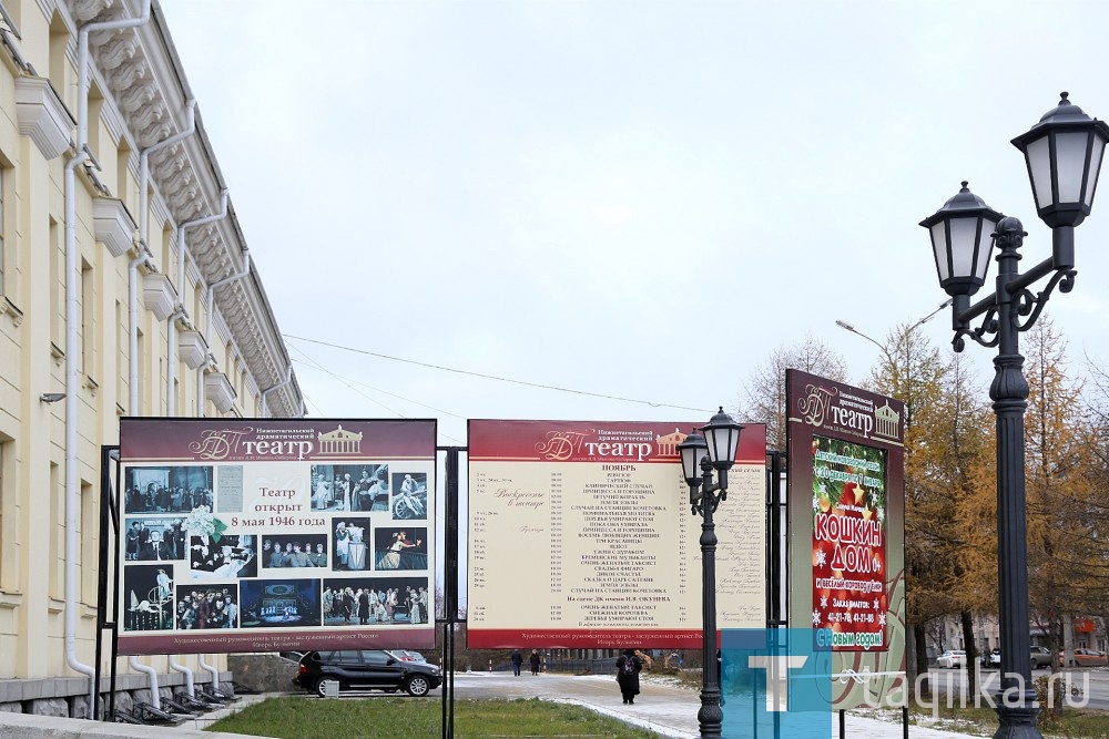 Налетай , торопись, покупай... билеты на елку в драматический театр для своих детей