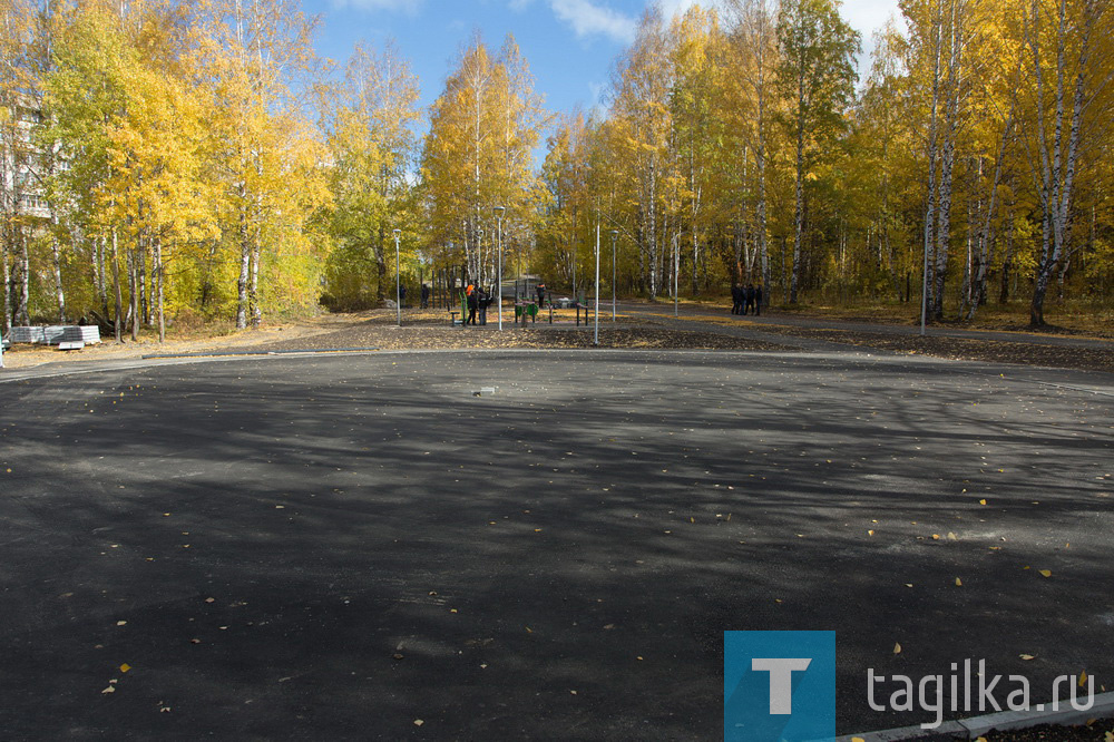 Завершается благоустройство Площади Танкостроителей и лесопарковой зоны на Вагонке